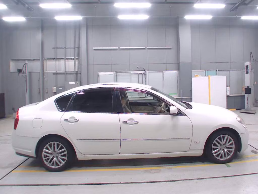 NISSAN FUGA