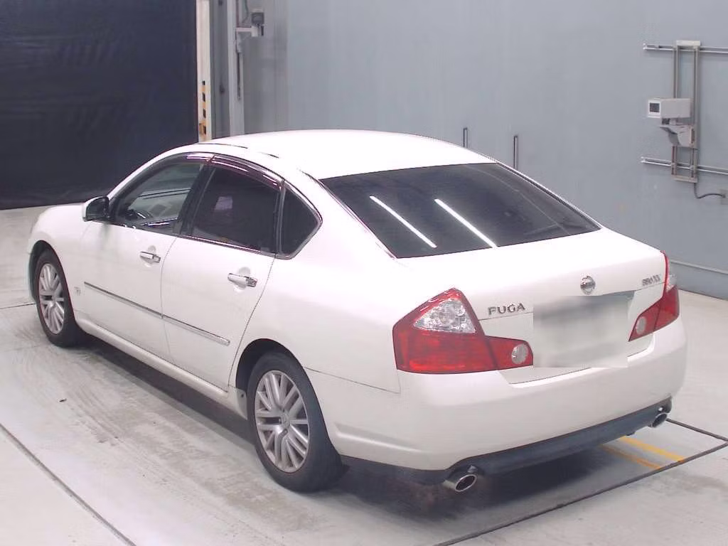 NISSAN FUGA