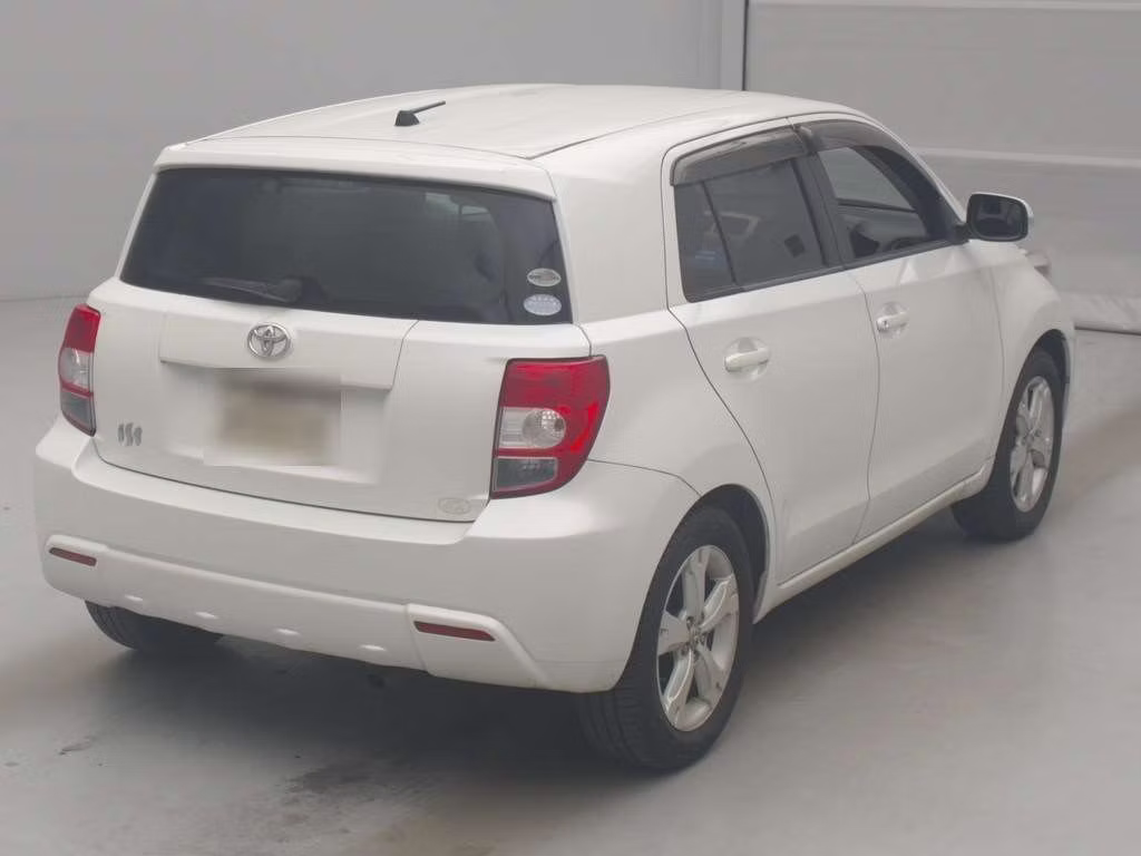 TOYOTA IST
