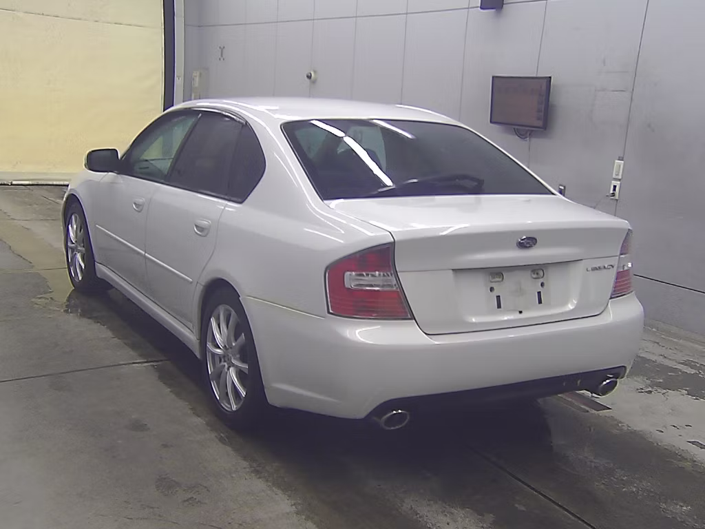 SUBARU LEGACY B4