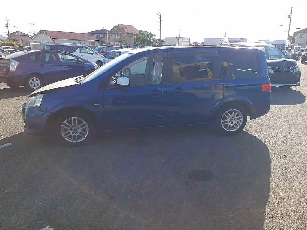 NISSAN LAFESTA