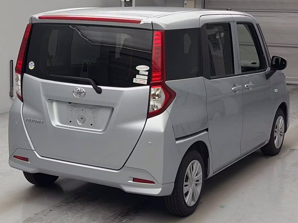 TOYOTA ROOMY