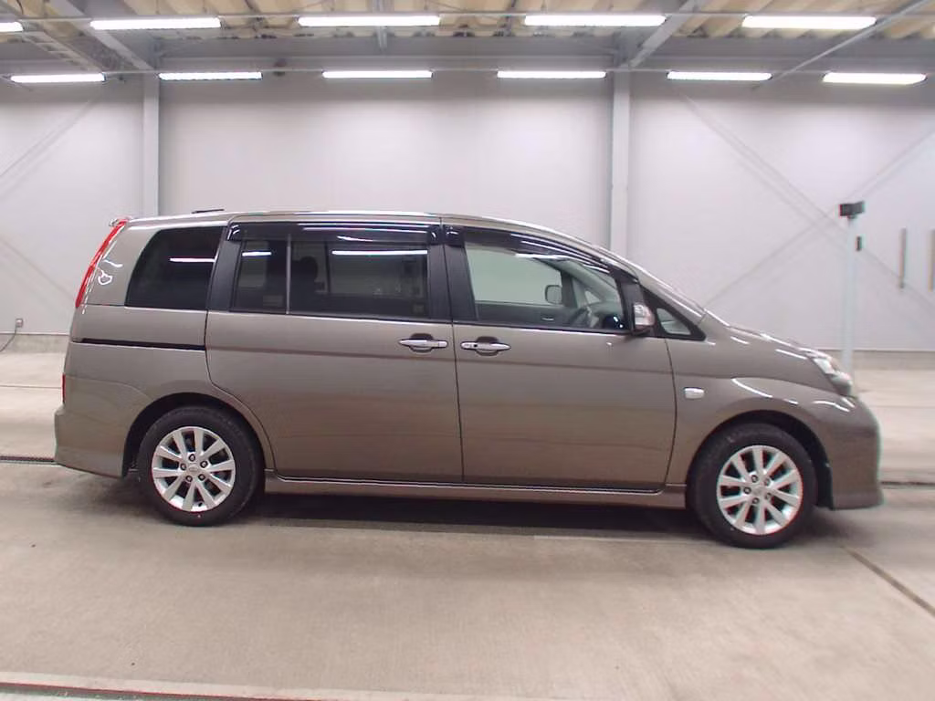 TOYOTA ISIS