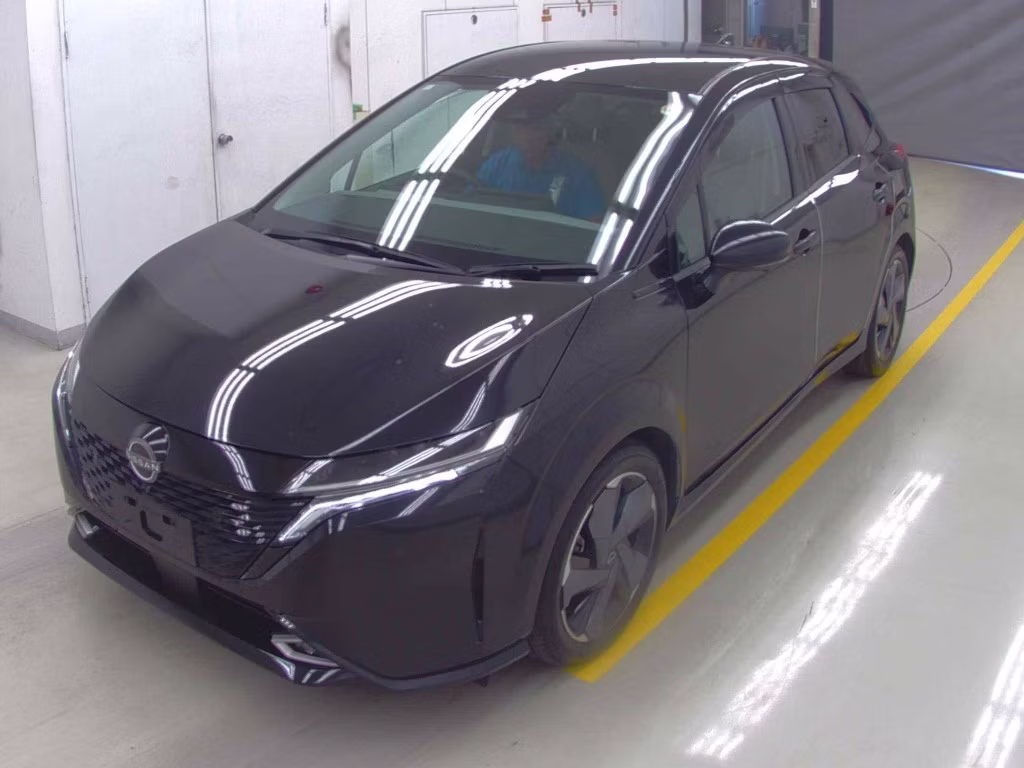 NISSAN AURA