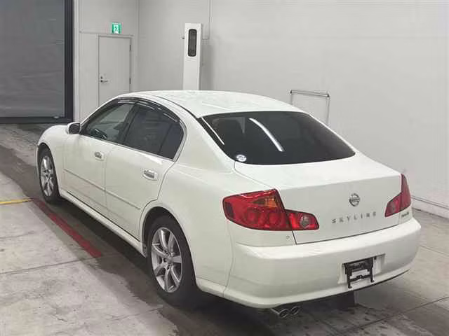 NISSAN SKYLINE