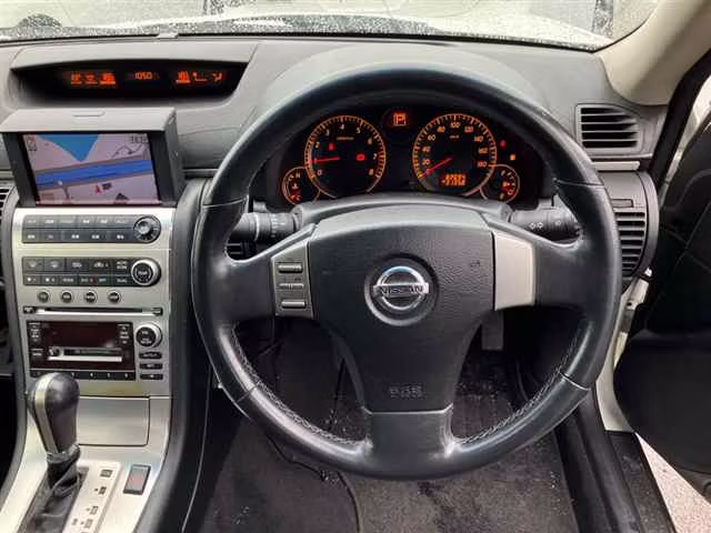 NISSAN SKYLINE