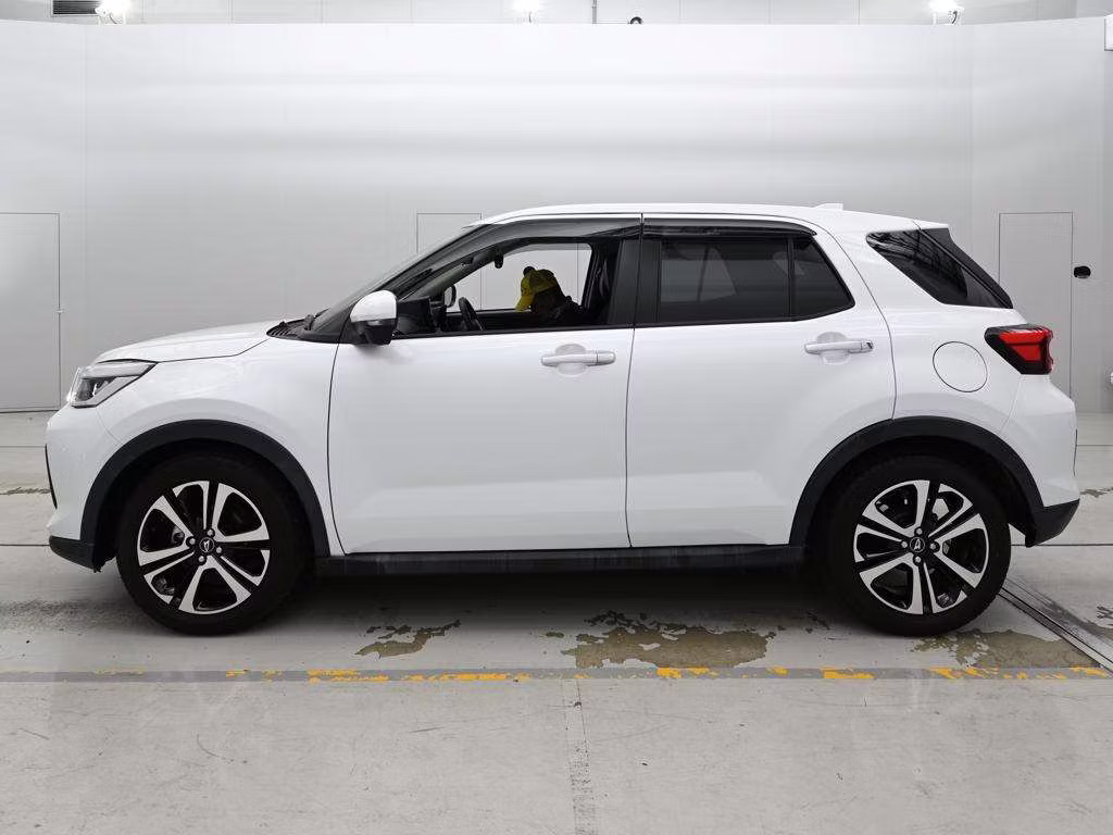 DAIHATSU ROCKY