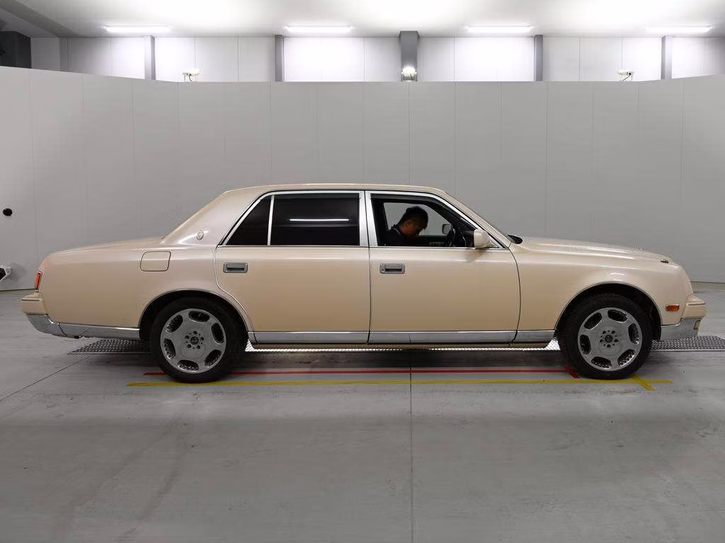 TOYOTA CENTURY