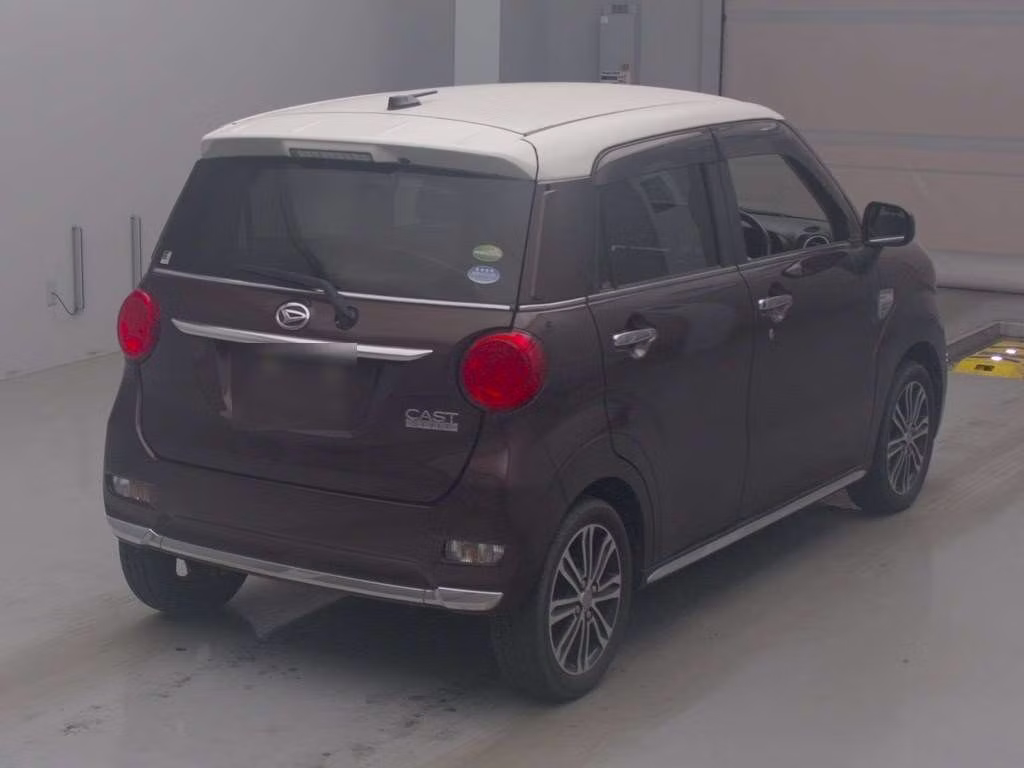 DAIHATSU CAST