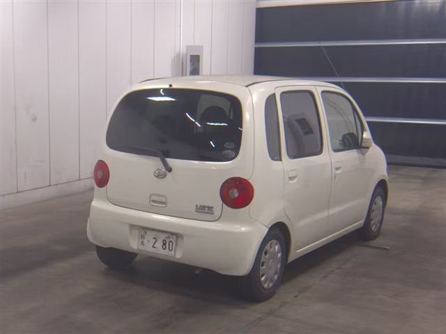 DAIHATSU MOVE LATTE
