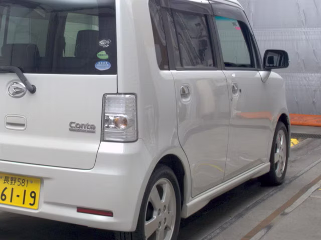 DAIHATSU MOVE CONTE