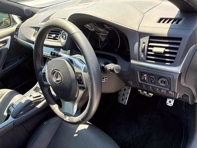 LEXUS CT200H