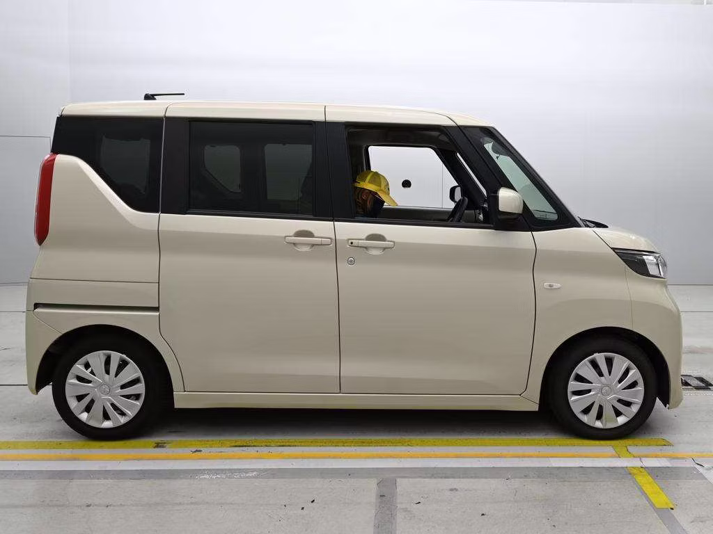 MITSUBISHI EK SPACE