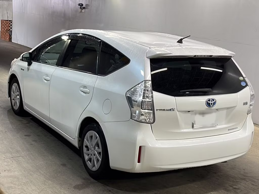 TOYOTA PRIUS ALPHA