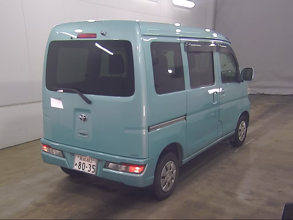 TOYOTA PIXIS VAN