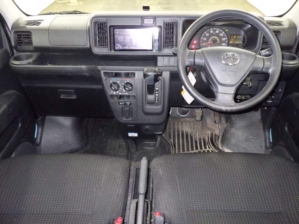 TOYOTA PIXIS VAN