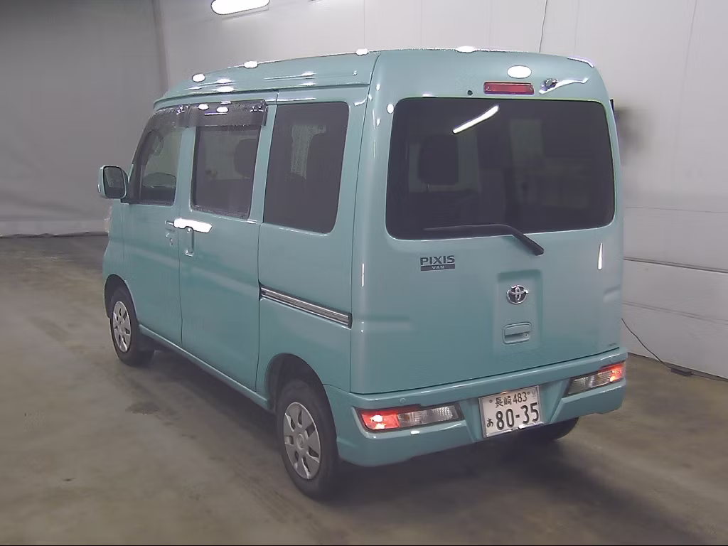 TOYOTA PIXIS VAN