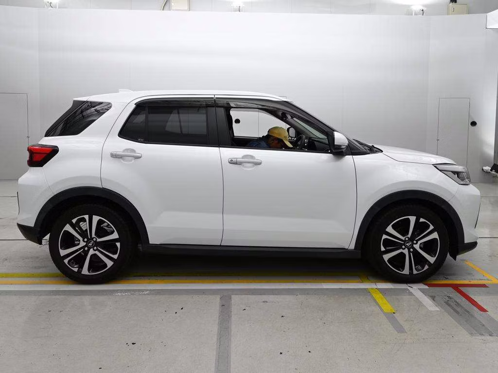 DAIHATSU ROCKY