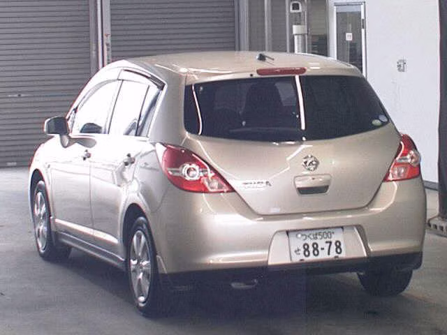 NISSAN TIIDA