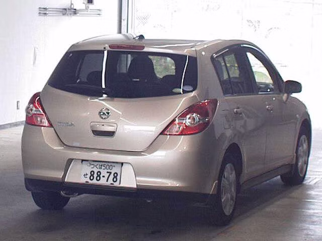 NISSAN TIIDA