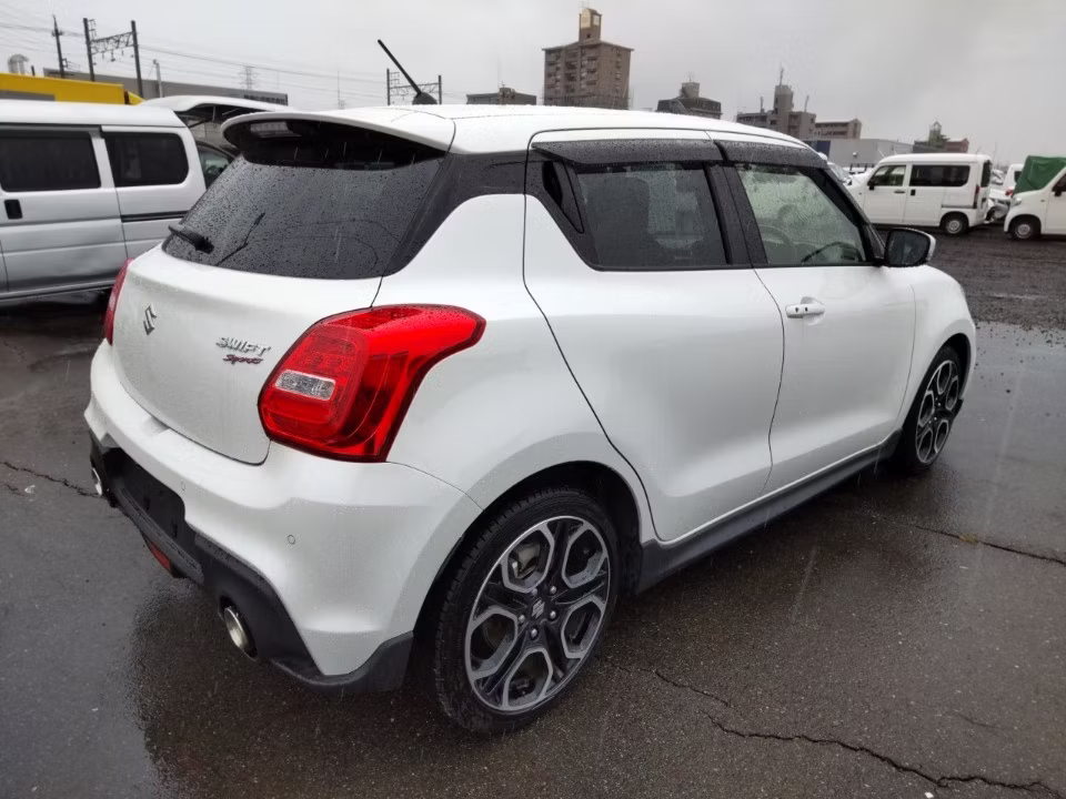 SUZUKI SWIFT