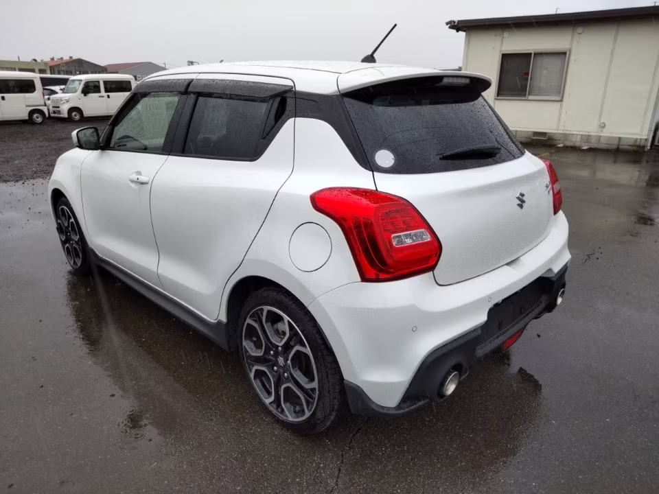 SUZUKI SWIFT