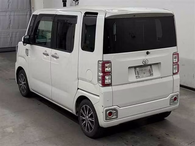 TOYOTA PIXIS MEGA