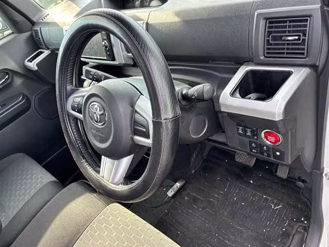 TOYOTA PIXIS MEGA