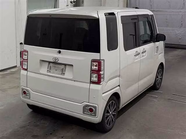 TOYOTA PIXIS MEGA