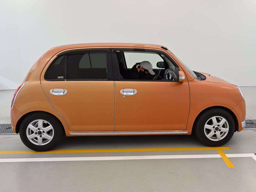 DAIHATSU MIRA GINO