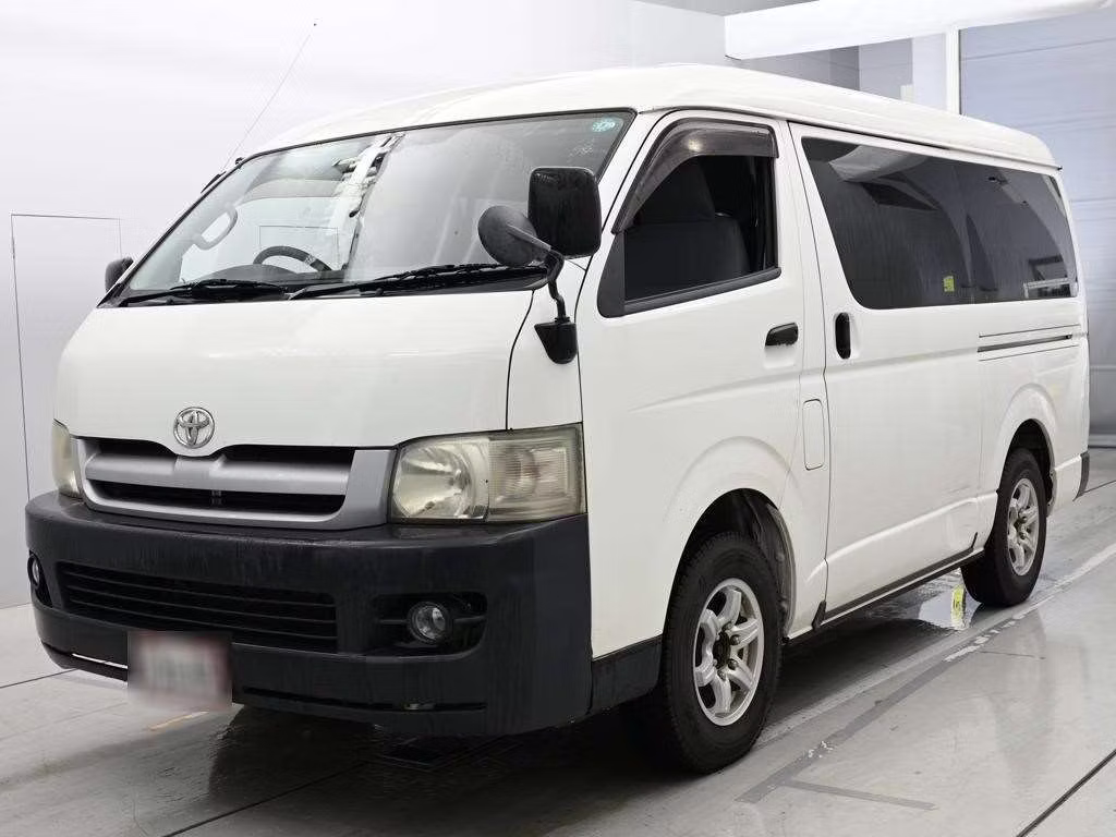 TOYOTA HIACE