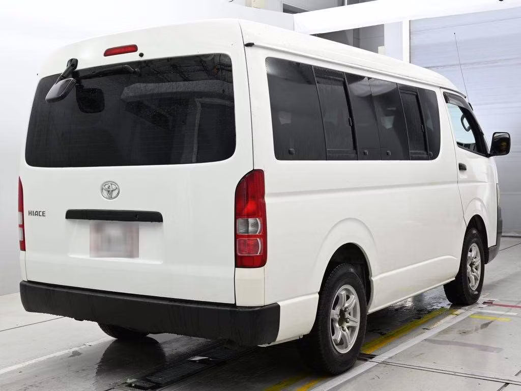 TOYOTA HIACE