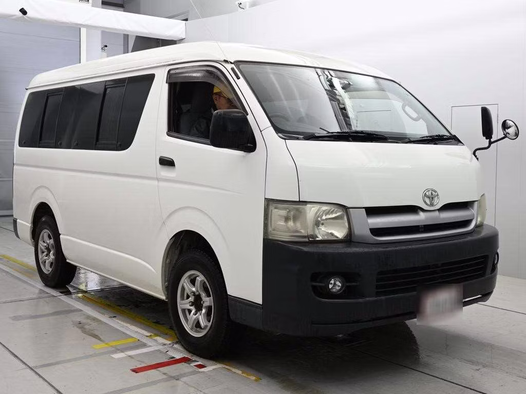 TOYOTA HIACE