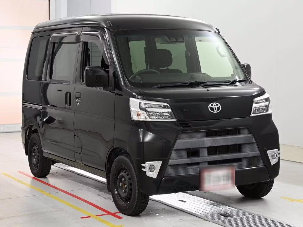 TOYOTA PIXIS VAN