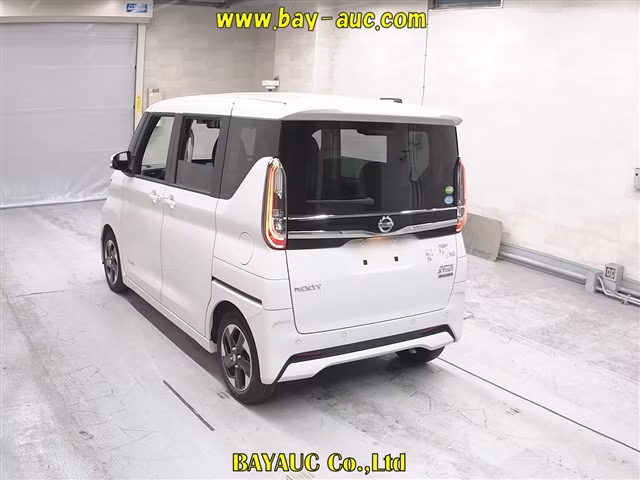 NISSAN ROOX