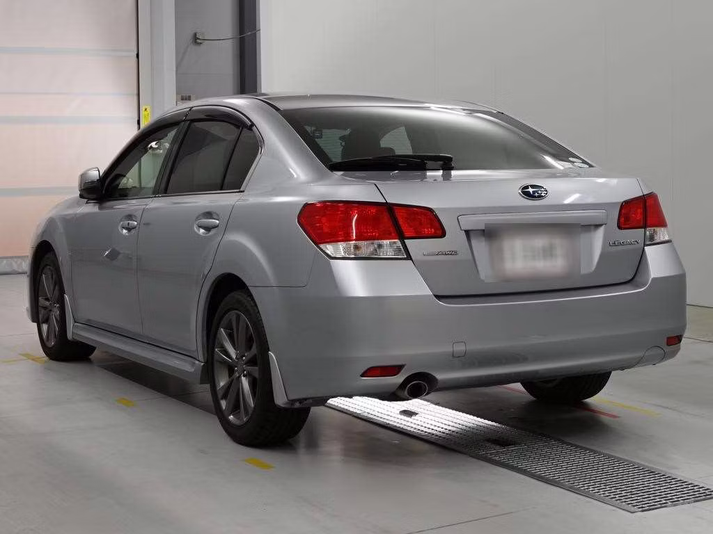 SUBARU LEGACY B4