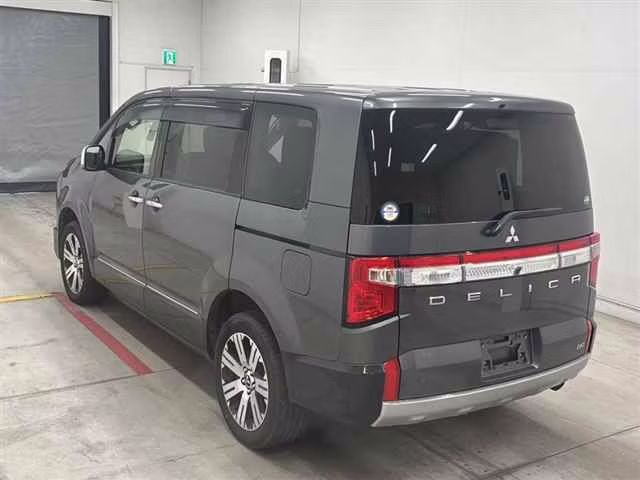 MITSUBISHI DELICA D:5