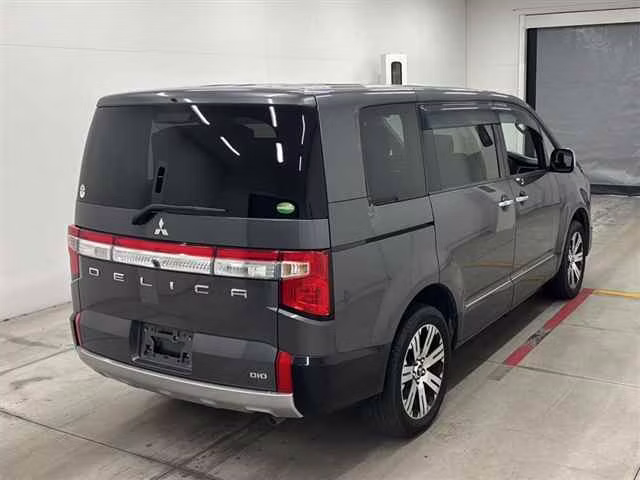 MITSUBISHI DELICA D:5