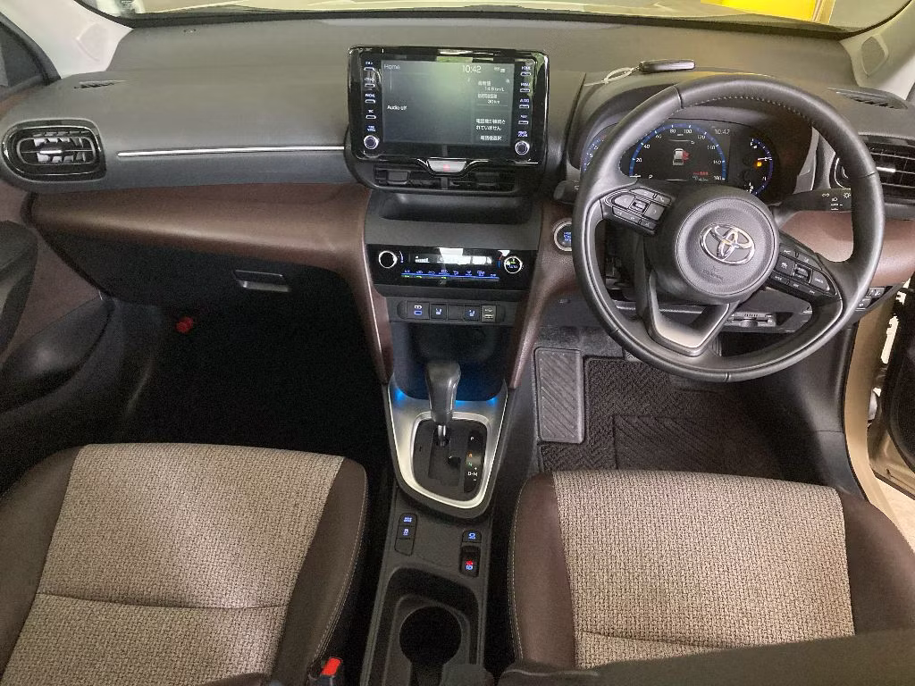 TOYOTA YARIS CROSS