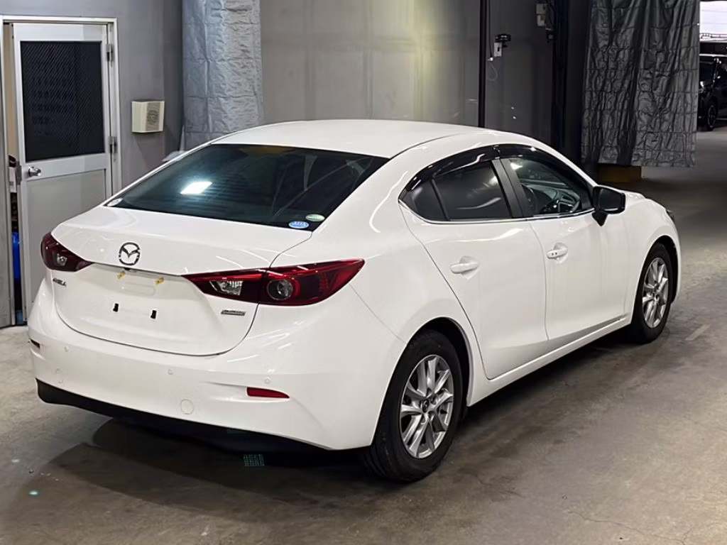 MAZDA AXELA