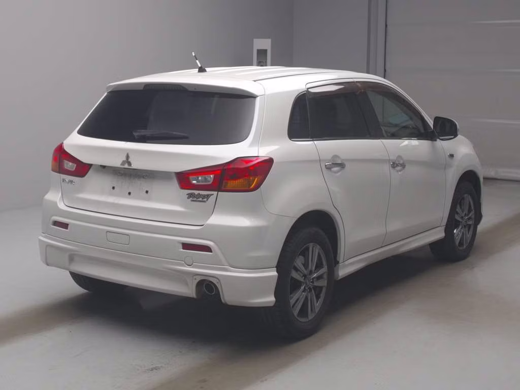 MITSUBISHI RVR