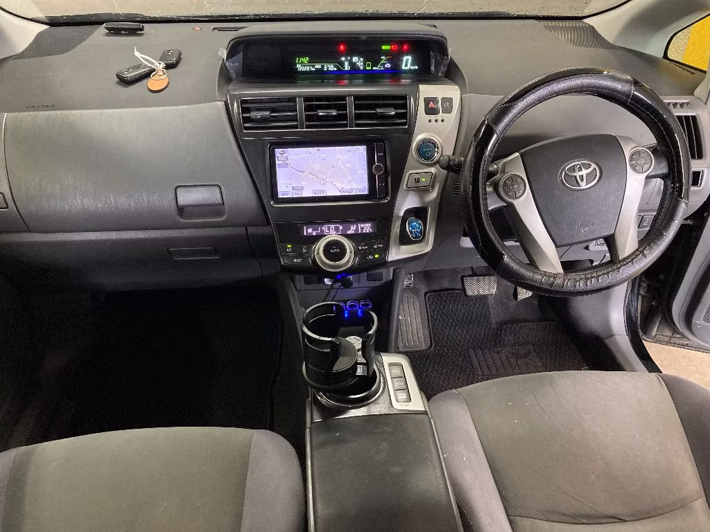TOYOTA PRIUS ALPHA
