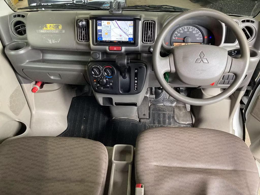 MITSUBISHI MINICAB