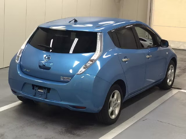 NISSAN LEAF