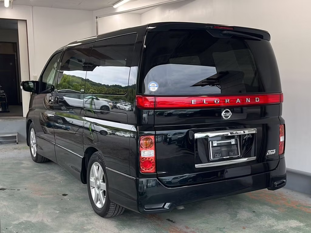 NISSAN ELGRAND