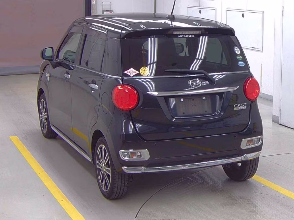 DAIHATSU CAST