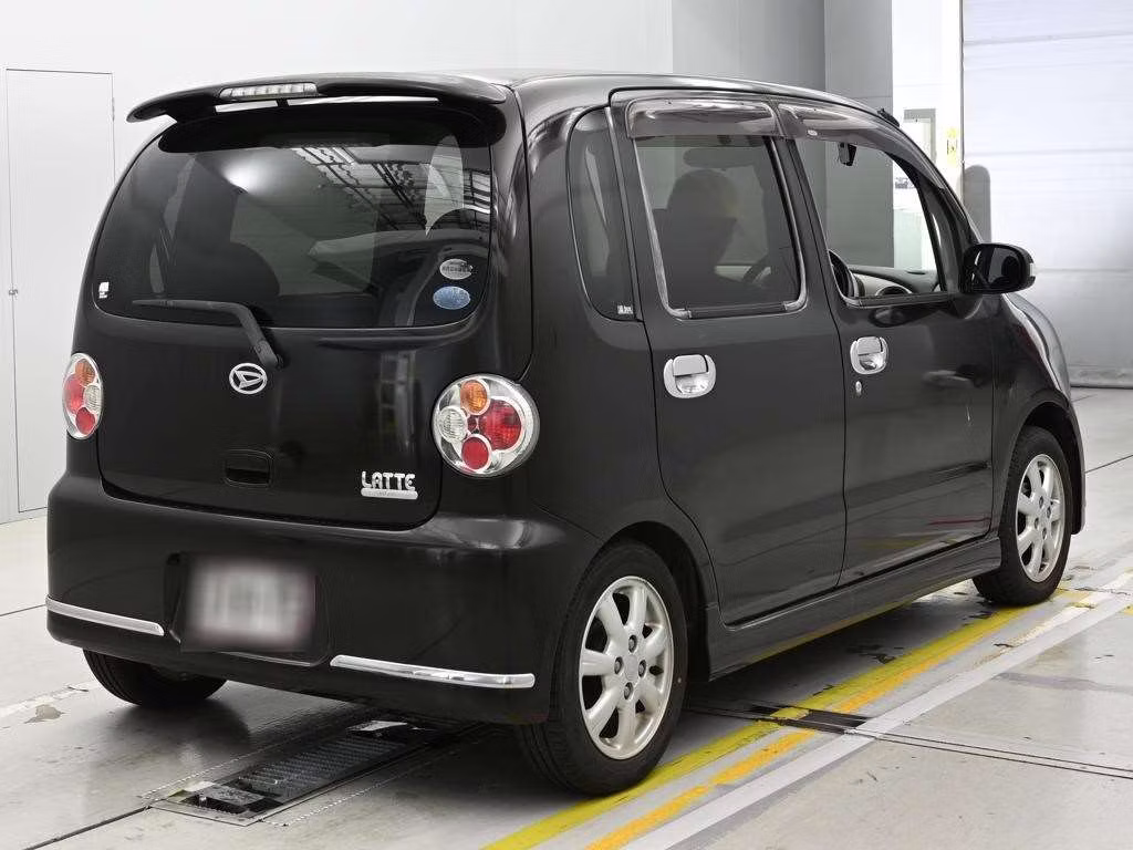 DAIHATSU MOVE LATTE