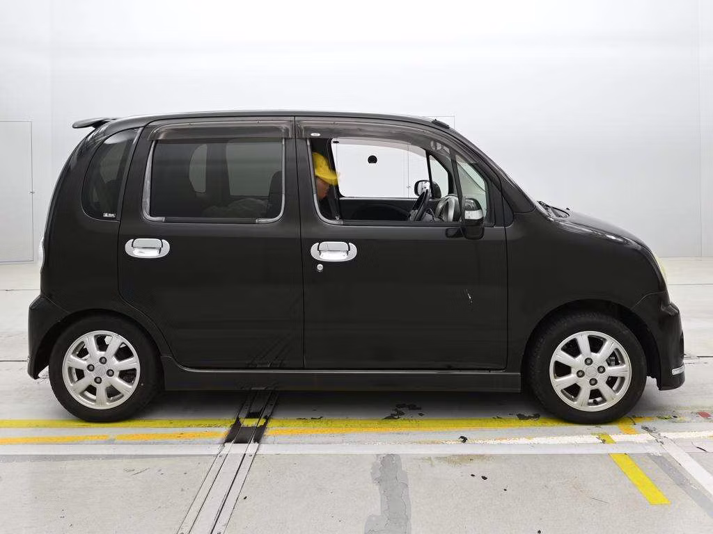 DAIHATSU MOVE LATTE