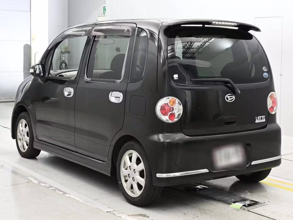 DAIHATSU MOVE LATTE