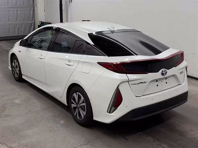 TOYOTA PRIUS PHV